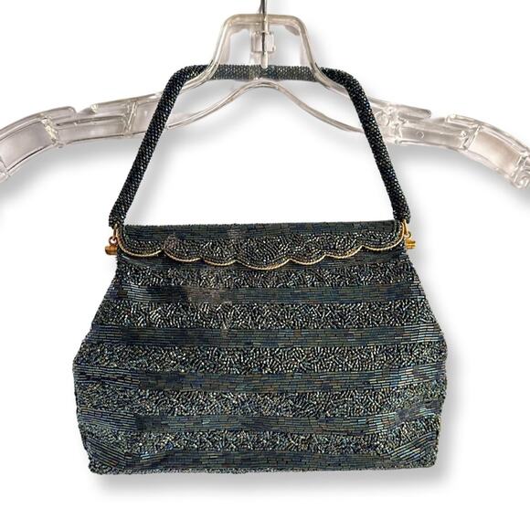 Vintage Beaded Handbag With Scalloped Hinged Closure And Gold Plating